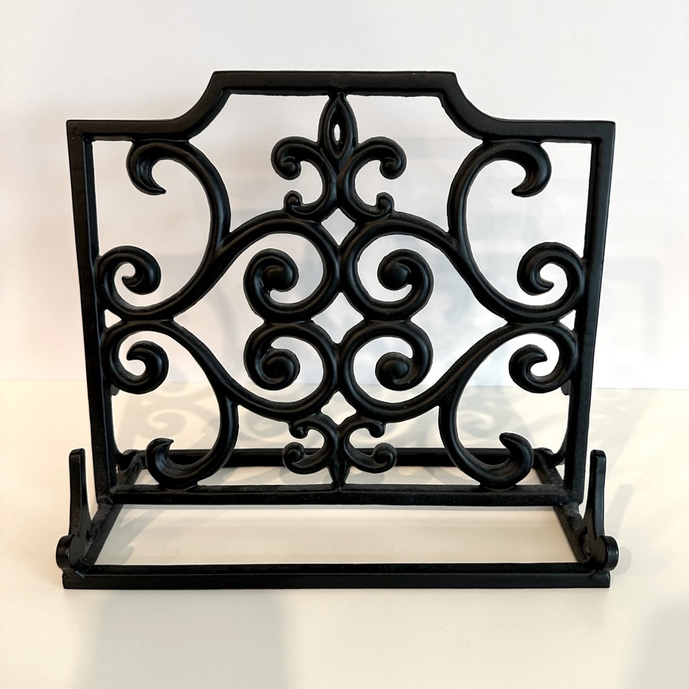 Black Cast Iron Fleur-de-Lys Display Stand
